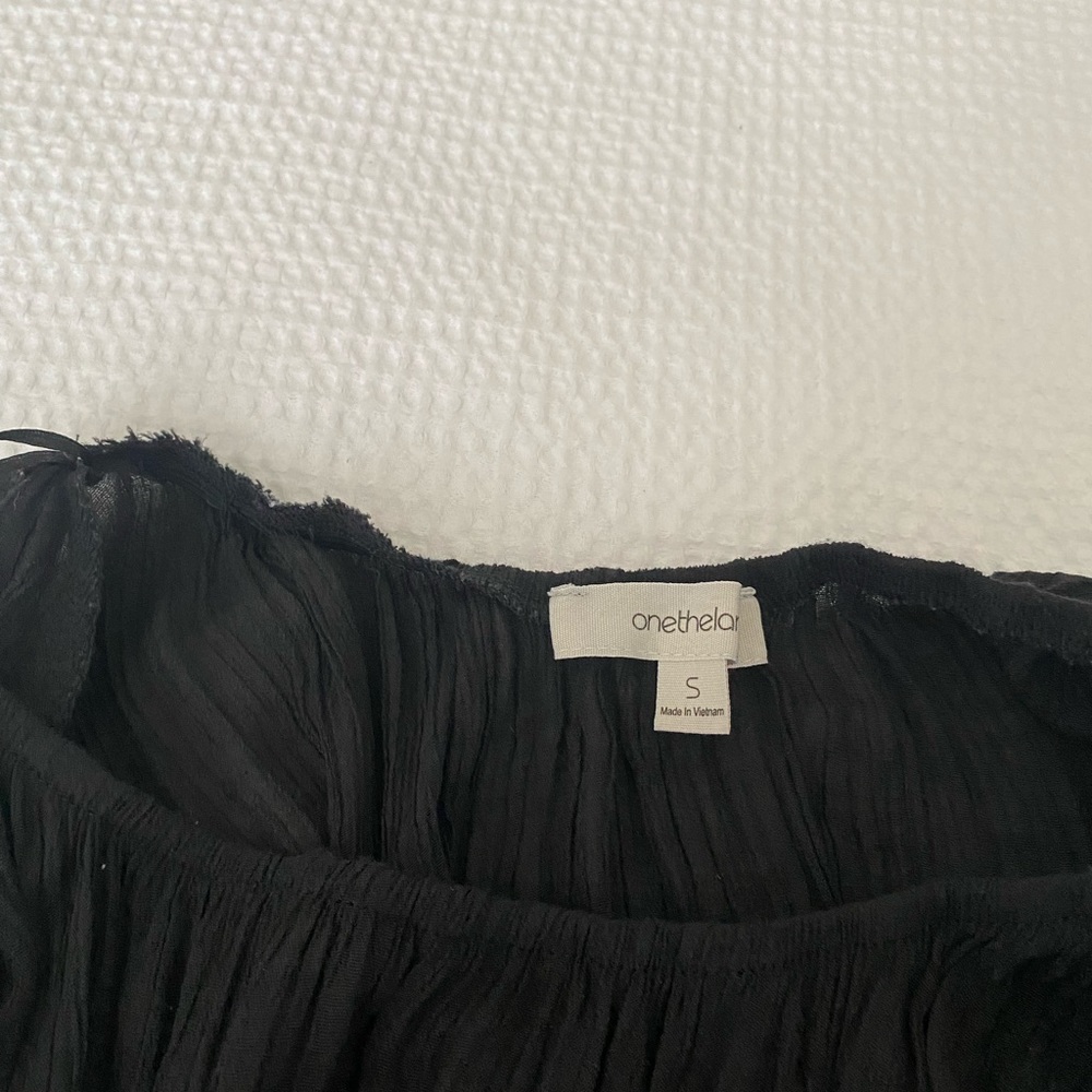 Onetheland black off the shoulder top - Picture 4 of 6